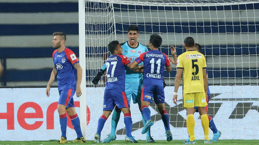 อินเดีย ซุปเปอร์ลีก : Bengaluru VS Hyderabad
