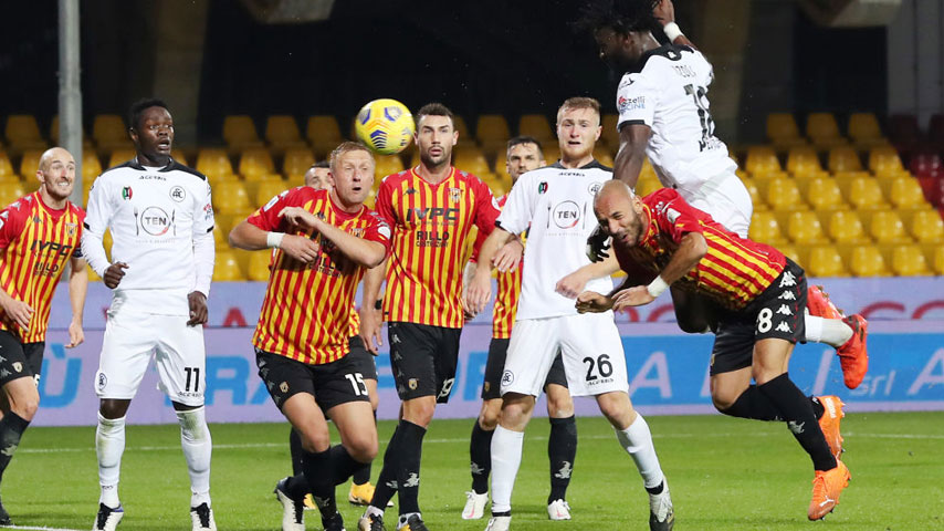 กัลโช่ ซีรีย์ อา อิตาลี : Benevento VS Spezia