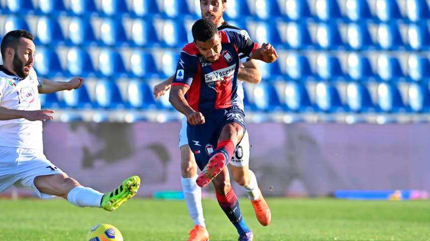 กัลโช่ ซีรีย์ อา อิตาลี : Crotone VS Spezia