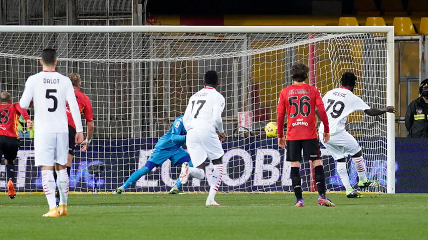 กัลโช่ ซีรีย์ อา อิตาลี : Benevento VS เอซี มิลาน