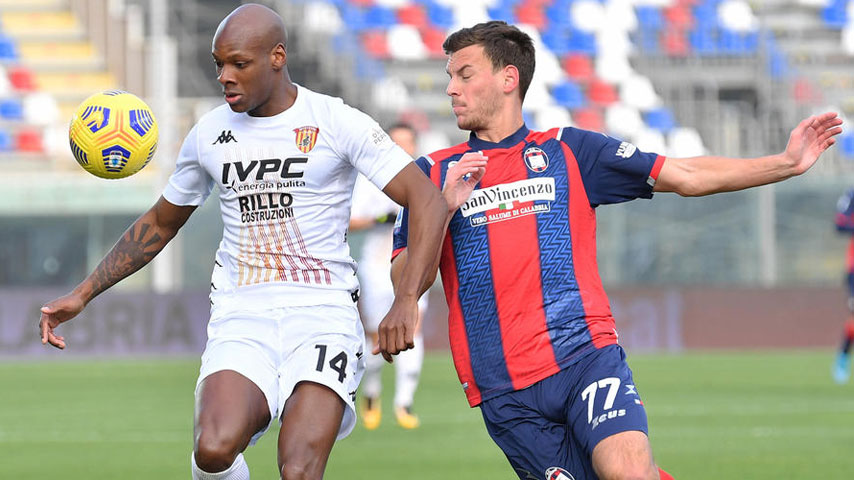 กัลโช่ ซีรีย์ อา อิตาลี : Crotone VS Benevento