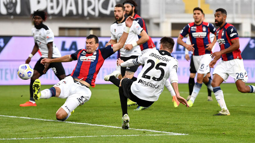 กัลโช่ ซีรีย์ อา อิตาลี : Spezia VS Crotone