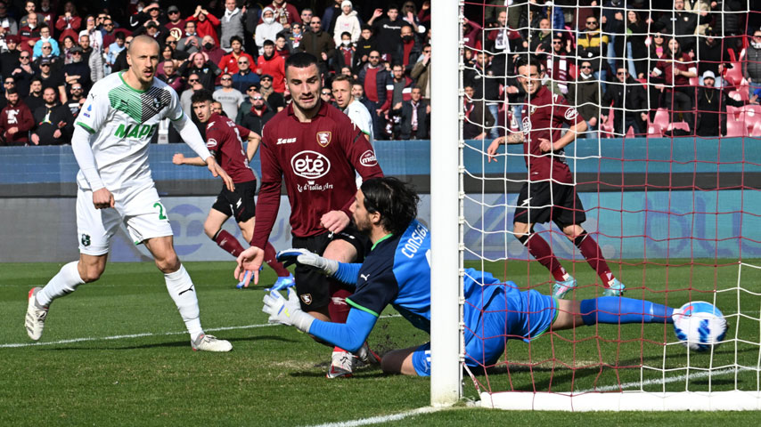 กัลโช่ ซีรีย์ อา อิตาลี : Salernitana VS ซัสเซาโล่